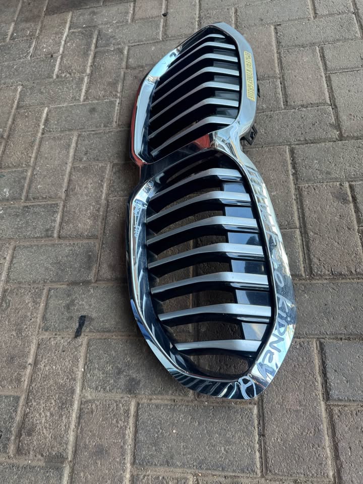 BMW F40 Main Front Bumper Grill - Private Seller