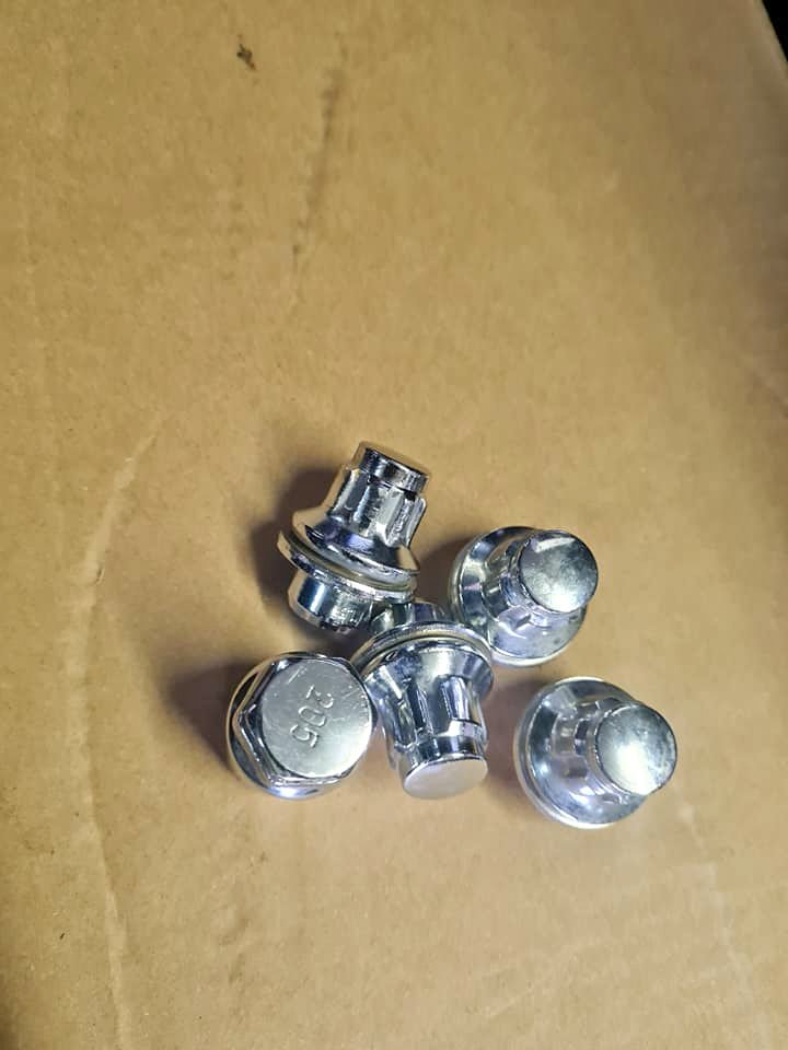 Toyota Hilux Gd6 original Lock nuts