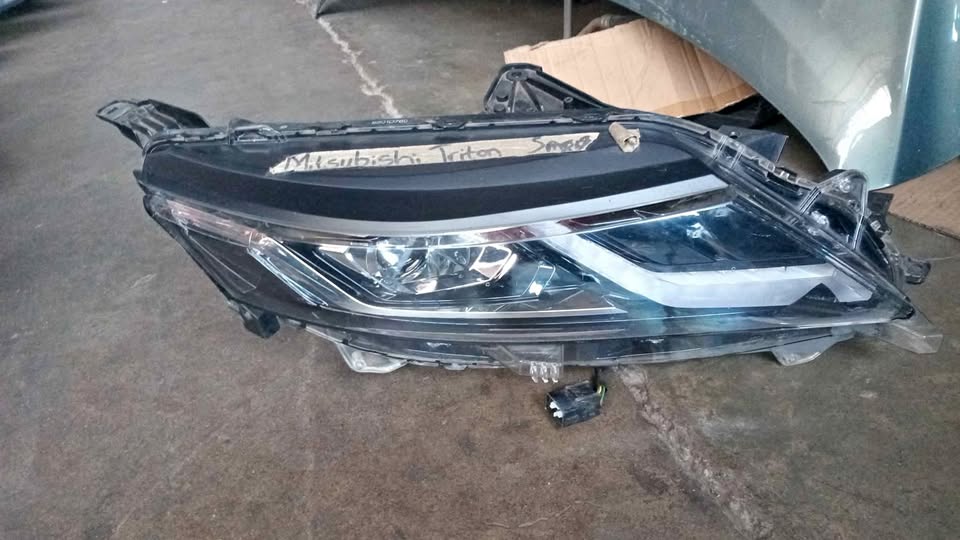 Nissan triton headlight - Private Seller Nissan triton headlight - Private Seller