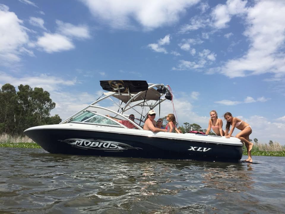 Moomba  Mobius Gravity Games XLV 325hp 5.7L, V8, EFI with only 78 hours!!!