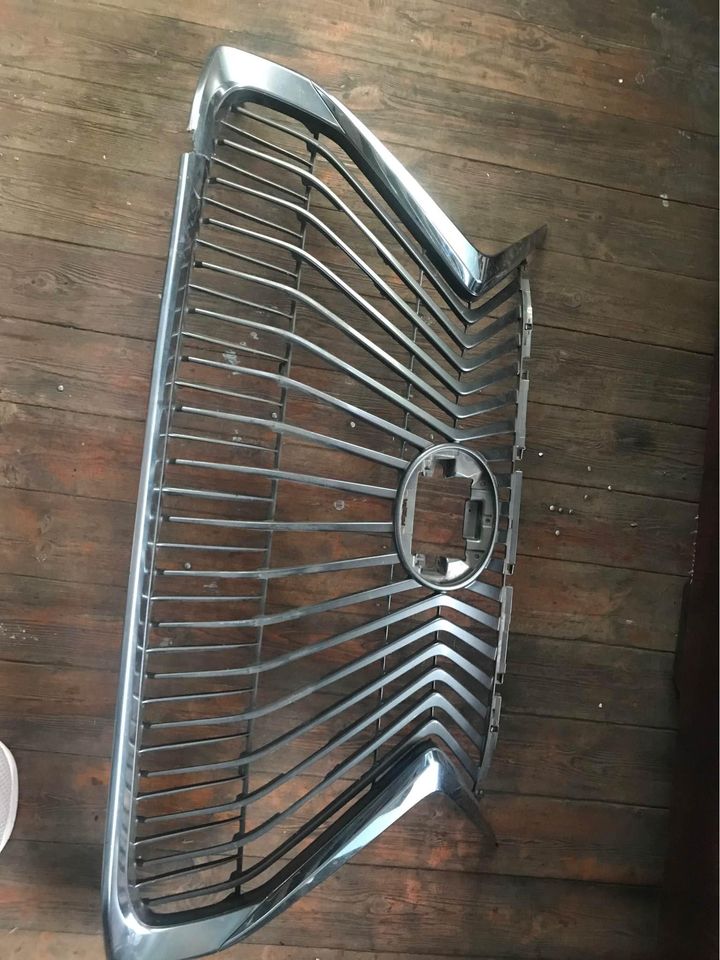Lexus GS main grill for sale - Private Seller Lexus GS main grill for sale - Private Seller