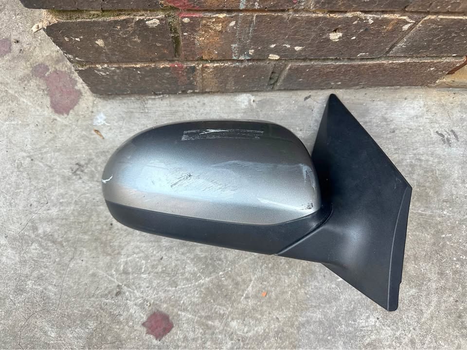 Kia Pegas right side electric mirror - Private Seller Kia Pegas right side electric mirror - Private Seller