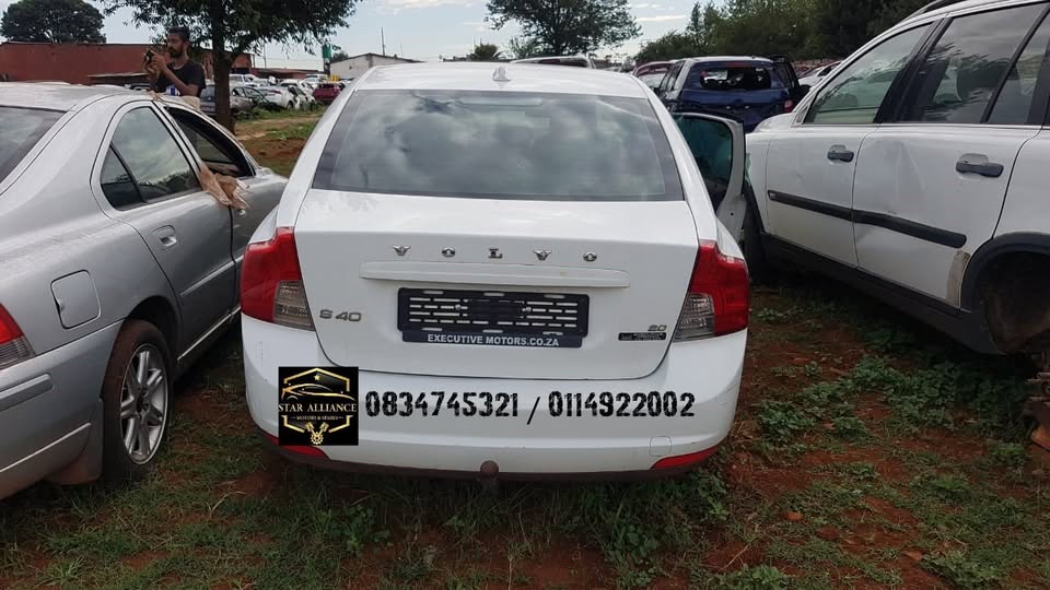 VOLVO S40 STRIPPING FOR SPARES - Private Seller