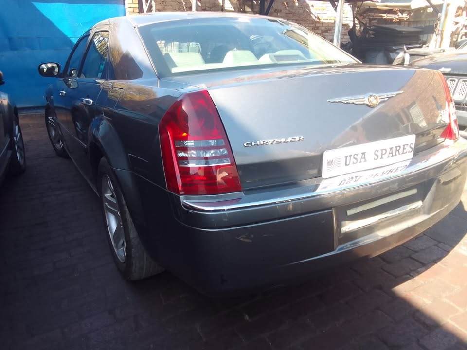 CHRYSLER 300C 3.5 SPARE PARTS AVAILABLE - Private Seller