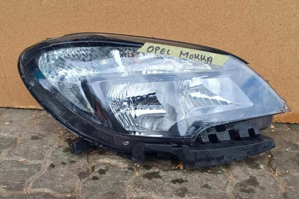 Opel Mokka Headlight Rightside Call or dm - Private Seller Opel Mokka Headlight Rightside Call or dm - Private Seller