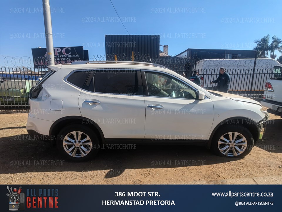 Nissan X-Trail 2.4 4WD stripping for parts