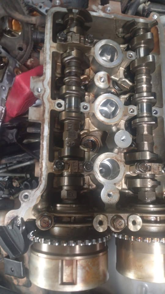 Hyundai Grand i10 G3LA Complete cylinder head - Private Seller Hyundai Grand i10 G3LA Complete cylinder head - Private Seller