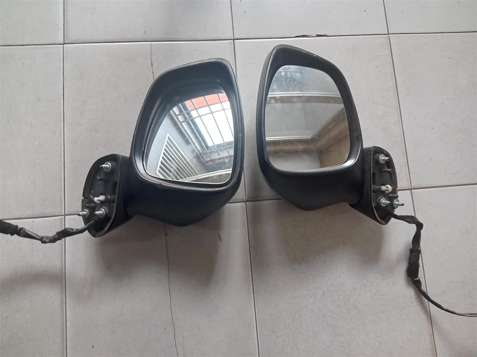 Mazda Cx5 left&right sidemirror - Private Seller