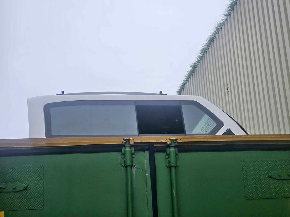 Nissan Navara Club Cab Canopy for sale - Private Seller Nissan Navara Club Cab Canopy for sale - Private Seller