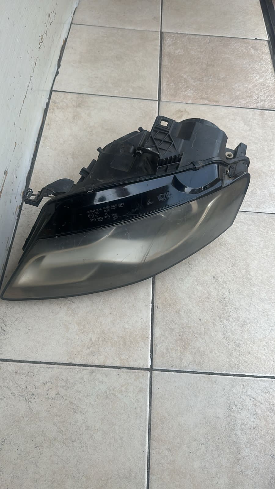2009-2012 AUDI A4 B8 PREFACE LEFT SIDE HEADLIGHT FOR SALE - Private Seller 2009-2012 AUDI A4 B8 PREFACE LEFT SIDE HEADLIGHT FOR SALE - Private Seller
