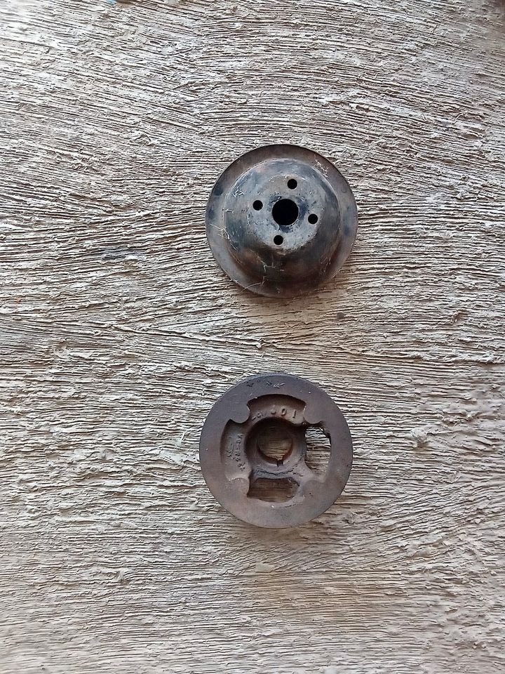 Ford (V6) crank and water pulley each - Private Seller Ford (V6) crank and water pulley each - Private Seller