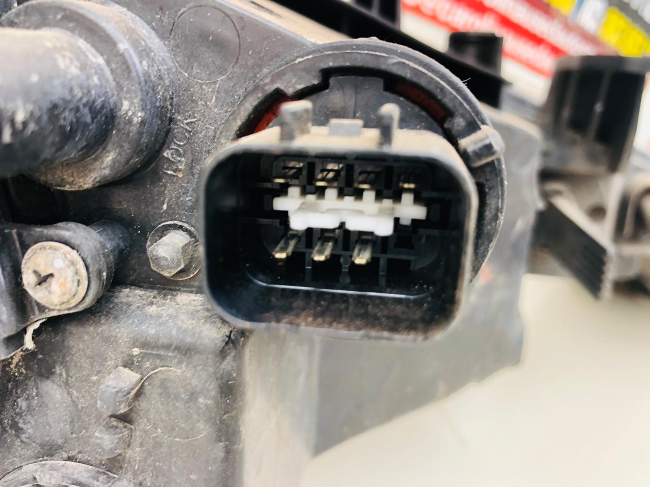 Hyundai Grand i20 left and right side headlights (2016-2019) - Private Seller Hyundai Grand i20 left and right side headlights (2016-2019) - Private Seller