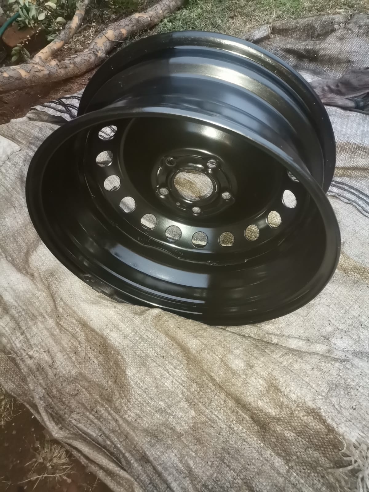 continental cross LX contact 215/65R16 tyre with 2 rims for sale - Private Seller continental cross LX contact 215/65R16 tyre with 2 rims for sale - Private Seller