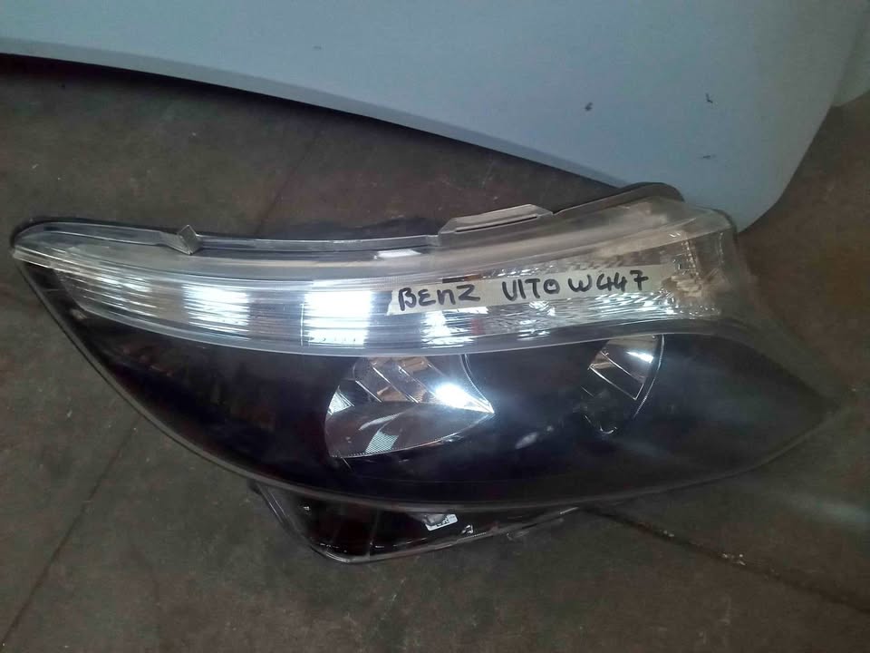 Benz Vito w447 left headlight Benz Vito w447 left headlight