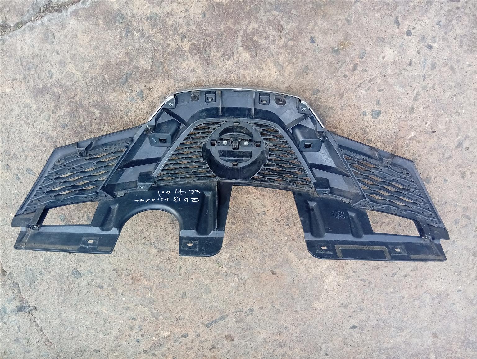 2013-12019 Nissan xtrail front grill - Private Seller