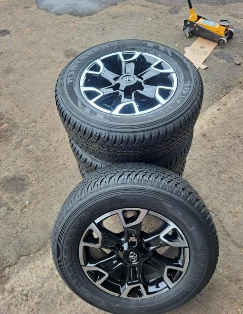 18inch Toyota Legend 50 original mags with 265/60/18 Dunlop Grandtrek A/T set - Private Seller 18inch Toyota Legend 50 original mags with 265/60/18 Dunlop Grandtrek A/T set - Private Seller