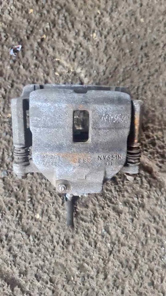 Nissan brake caliper Left Hand Side - Private Seller Nissan brake caliper Left Hand Side - Private Seller