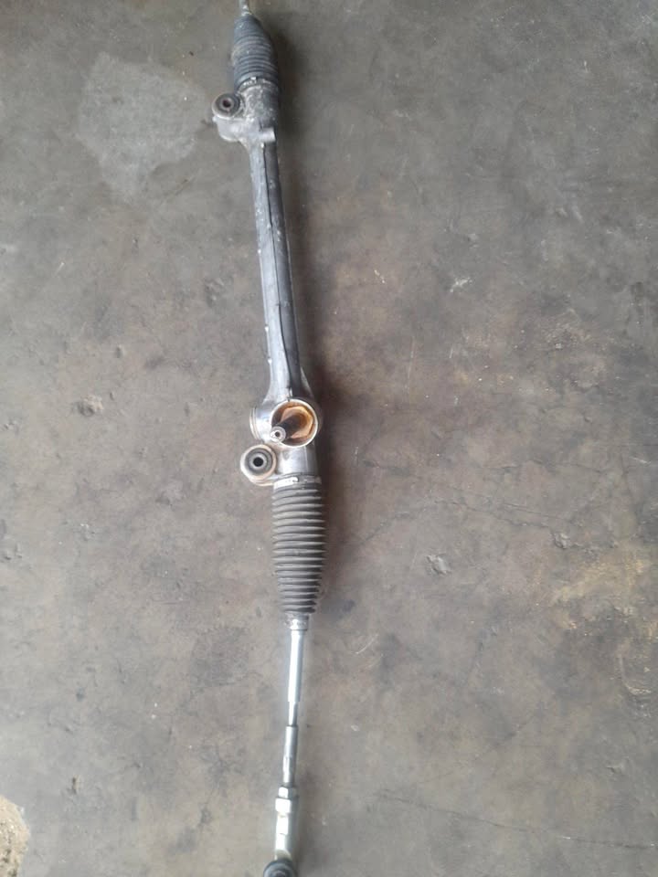 SUZUKI SWIFT STEERING RACK AVAILABLE - Private Seller SUZUKI SWIFT STEERING RACK AVAILABLE - Private Seller