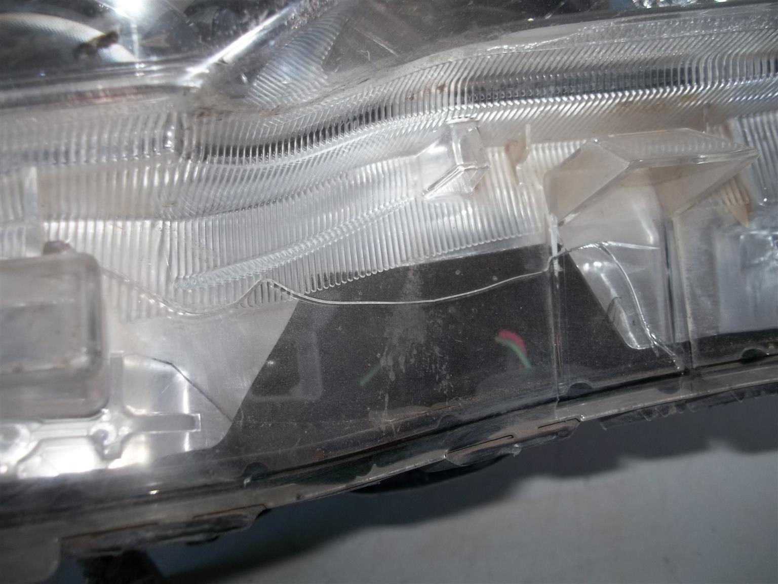Toyota Fortuner '16-'20 right headlight - Private Seller Toyota Fortuner '16-'20 right headlight - Private Seller