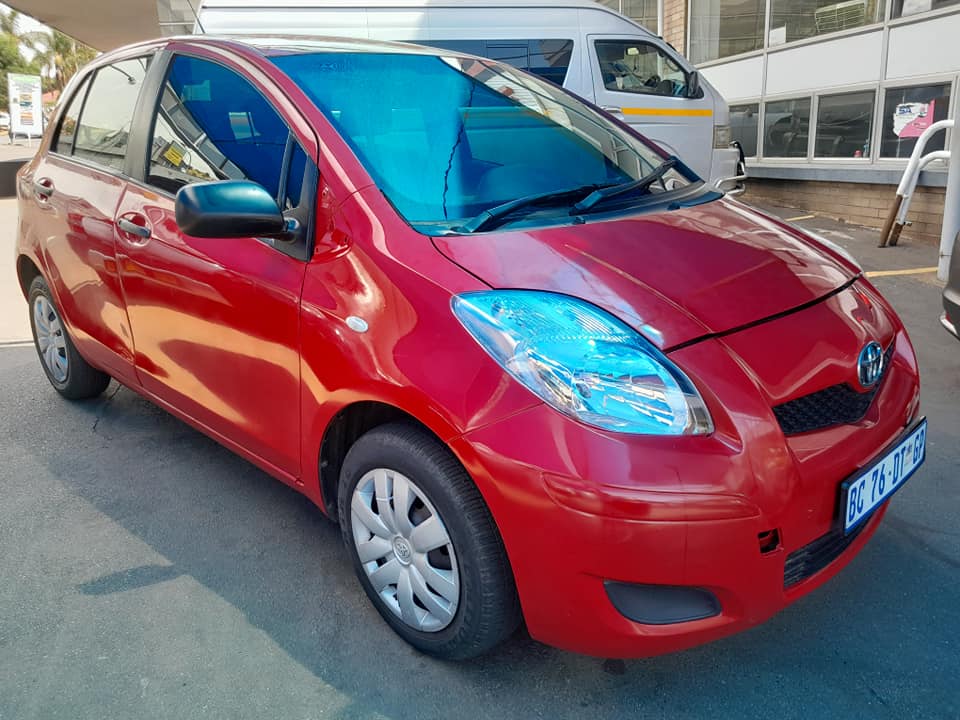 2011 TOYOTA YARIS T3 MANUAL