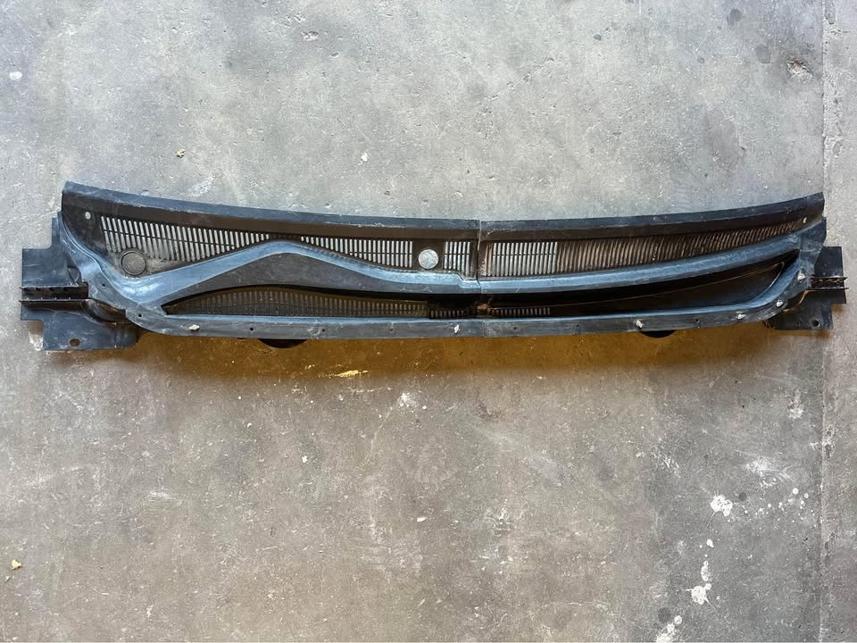 Ford ranger wiper cowling - Private Seller Ford ranger wiper cowling - Private Seller