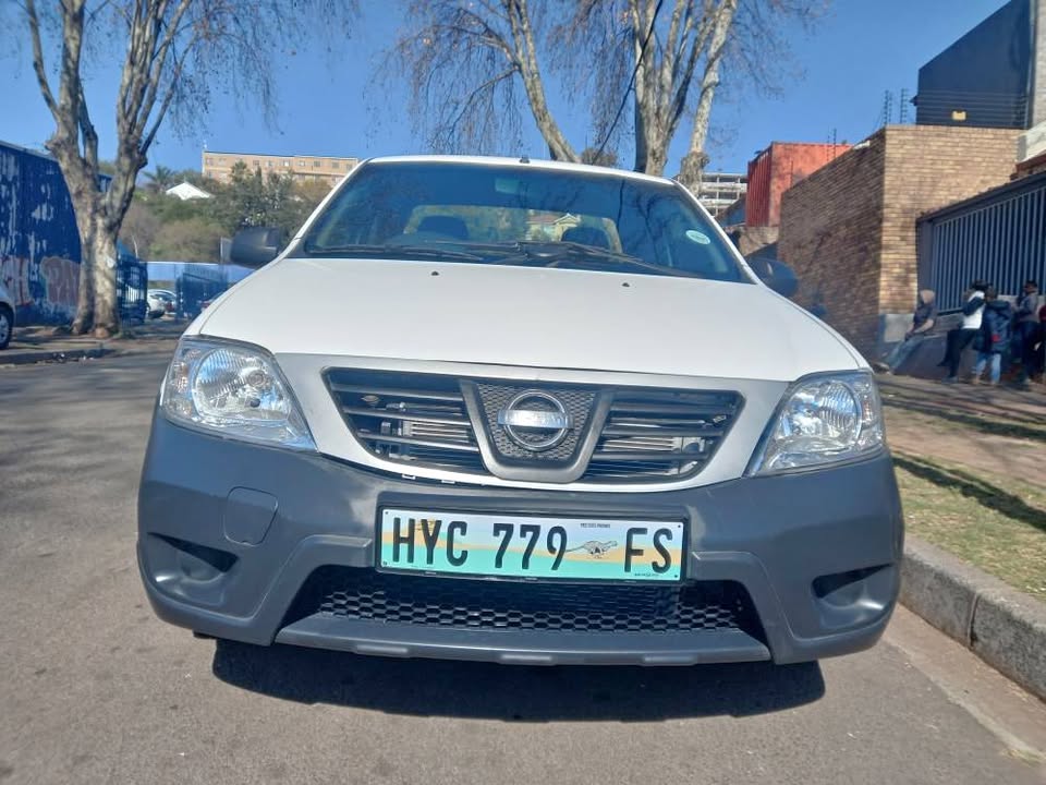 2023 Nissan Np200 1.6 Manual Petrol, White, Aircon, Spere key  Service book,