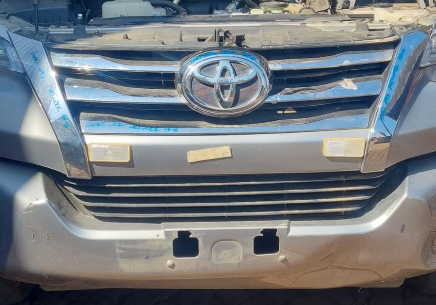 Toyota Fortuner Front Grill - Private Seller Toyota Fortuner Front Grill - Private Seller