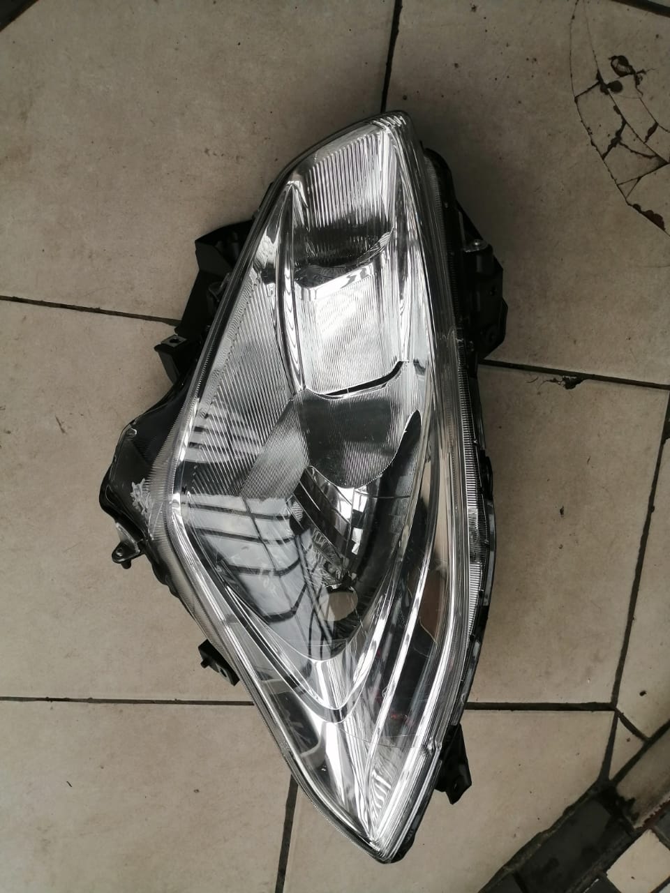 SUZUKI SWIFT HEADLIGHT 2018 TO 2020 - Private Seller SUZUKI SWIFT HEADLIGHT 2018 TO 2020 - Private Seller