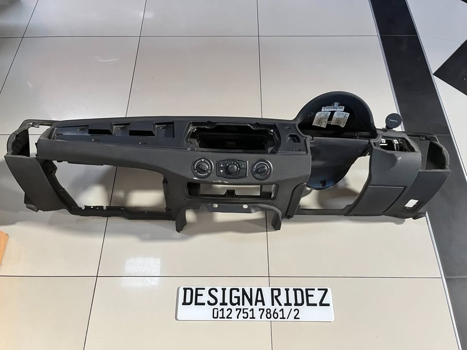 BMW E85 Z4 INTERIOR DASHBOARD AVAILABLE. - Private Seller BMW E85 Z4 INTERIOR DASHBOARD AVAILABLE. - Private Seller