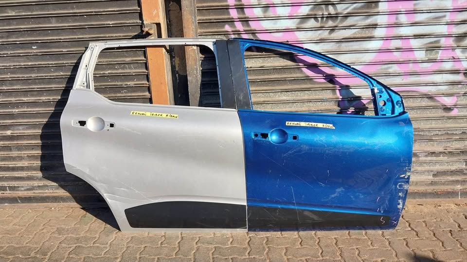 Renault Triber doors - Private Seller Renault Triber doors - Private Seller