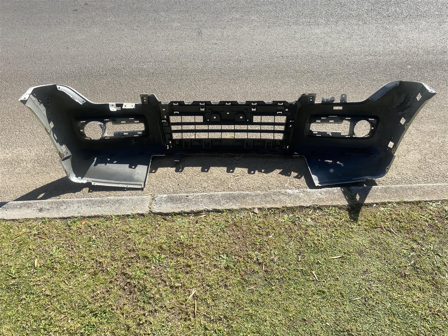 2020 MITSUBISHI PAJERO FRONT BUMPER FOR SALE. IN EXCELLENT CONDITION - Private Seller