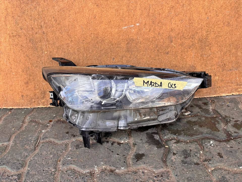 Mazda CX3 Headlight - Private Seller Mazda CX3 Headlight - Private Seller