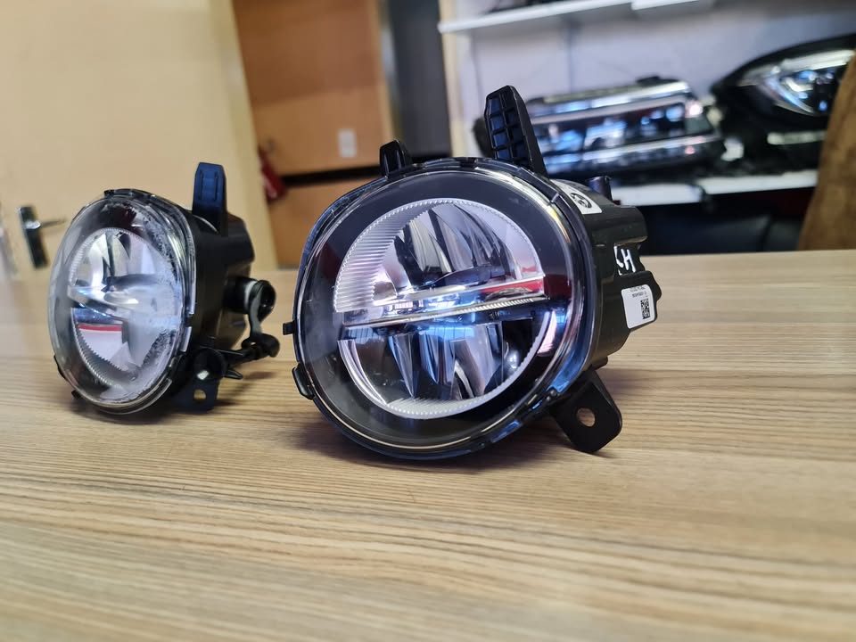 2017 BMW F20 F30 F32 FOGLIGHTS LEFT AND RIGHT FOR SALE IN GOOD CONDITION - Private Seller 2017 BMW F20 F30 F32 FOGLIGHTS LEFT AND RIGHT FOR SALE IN GOOD CONDITION - Private Seller
