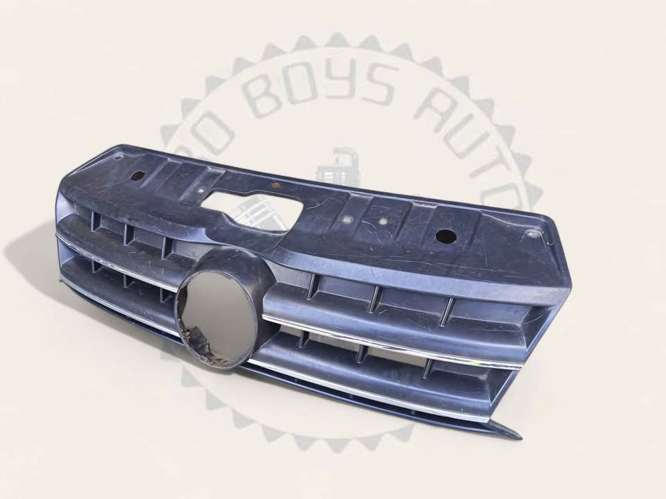 VW AMAROK MAIN GRILL AVAILABLE FOR SALE - Private Seller VW AMAROK MAIN GRILL AVAILABLE FOR SALE - Private Seller