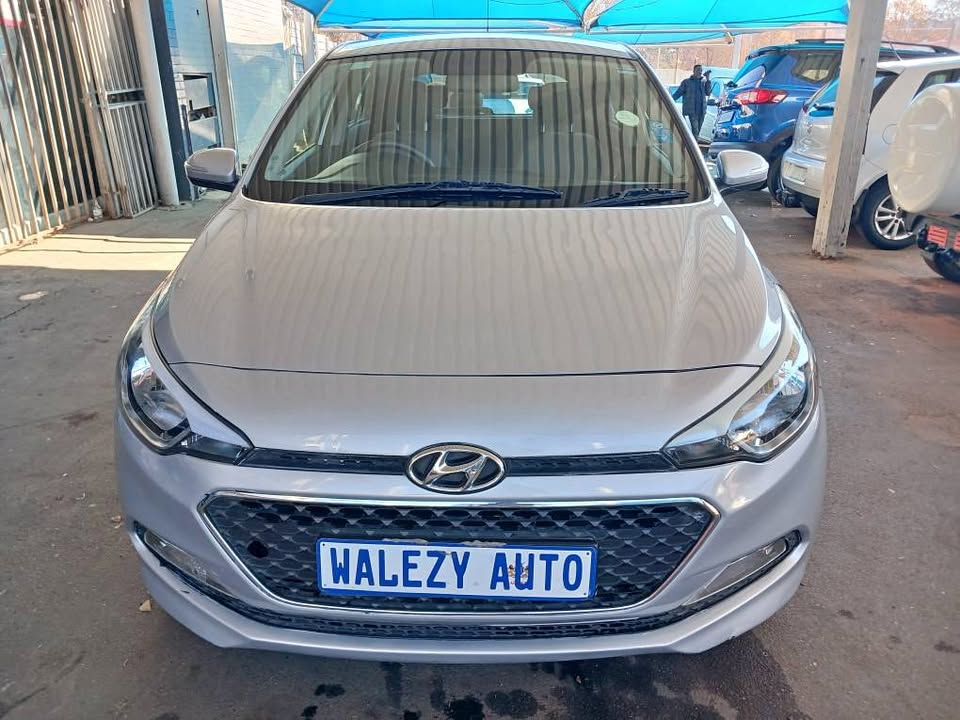 2017 HYUNDAI i20 1.4 FLUID Transmission: Automatic  Mileage: 75000km  Fueltype: Petrol  Silver