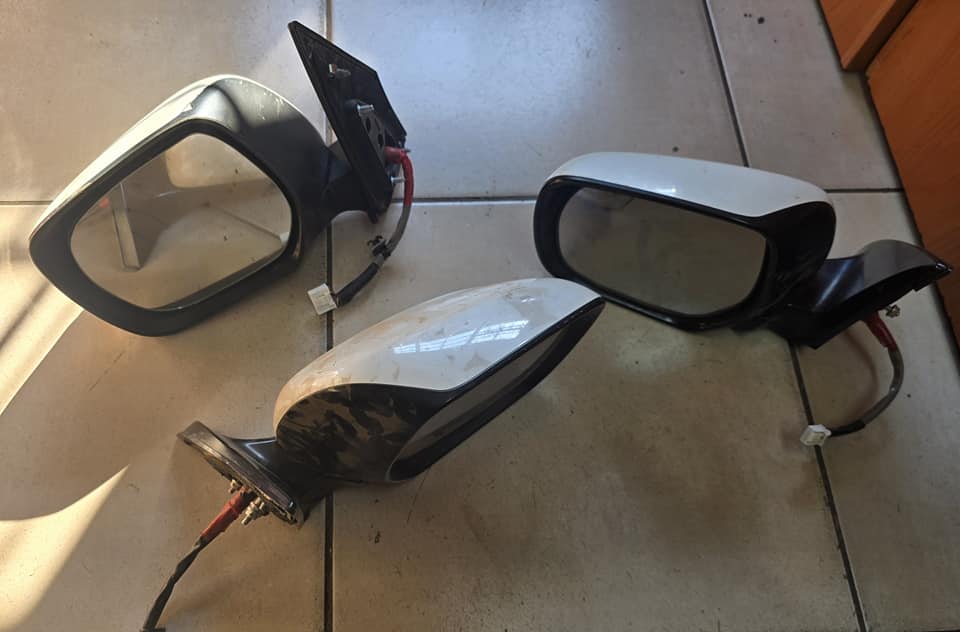 Toyota Prado 150 Series Mirrors - Private Seller Toyota Prado 150 Series Mirrors - Private Seller