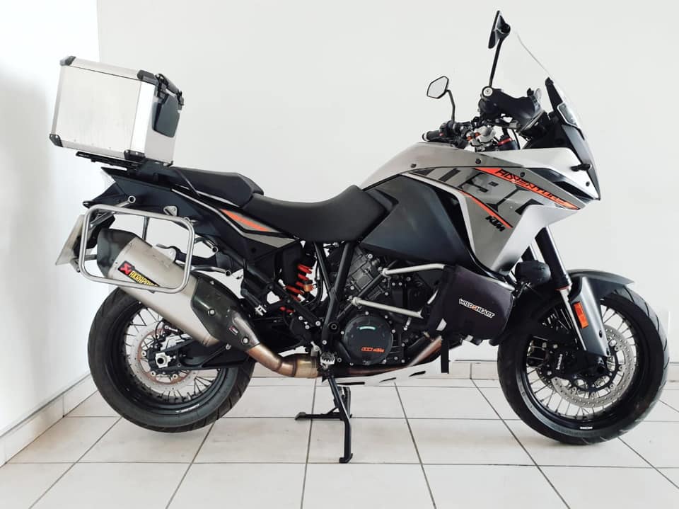 LIKE NEW KTM 1190 ADV - Private Seller LIKE NEW KTM 1190 ADV - Private Seller