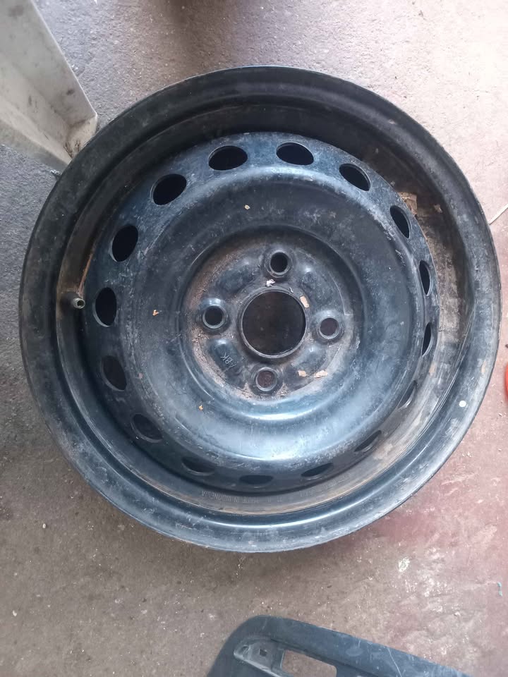 Toyota agya rim - Private Seller Toyota agya rim - Private Seller
