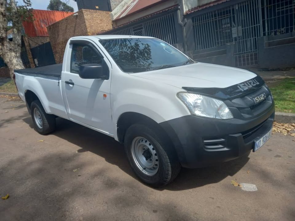 2014 Isuzu KB300 Dmax Single cab, High Raider, Manual, White, 95000kms