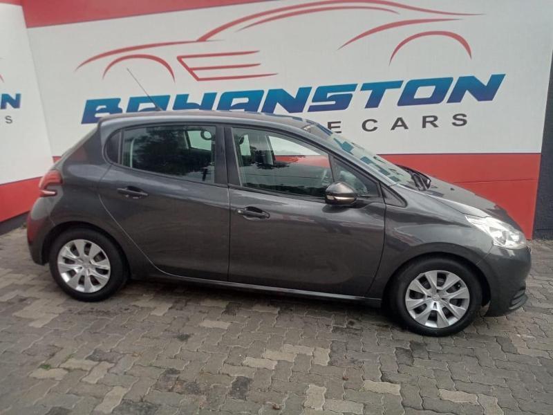 Used 2017 Peugeot 208 1.0 Pop Art - Private Seller Used 2017 Peugeot 208 1.0 Pop Art - Private Seller