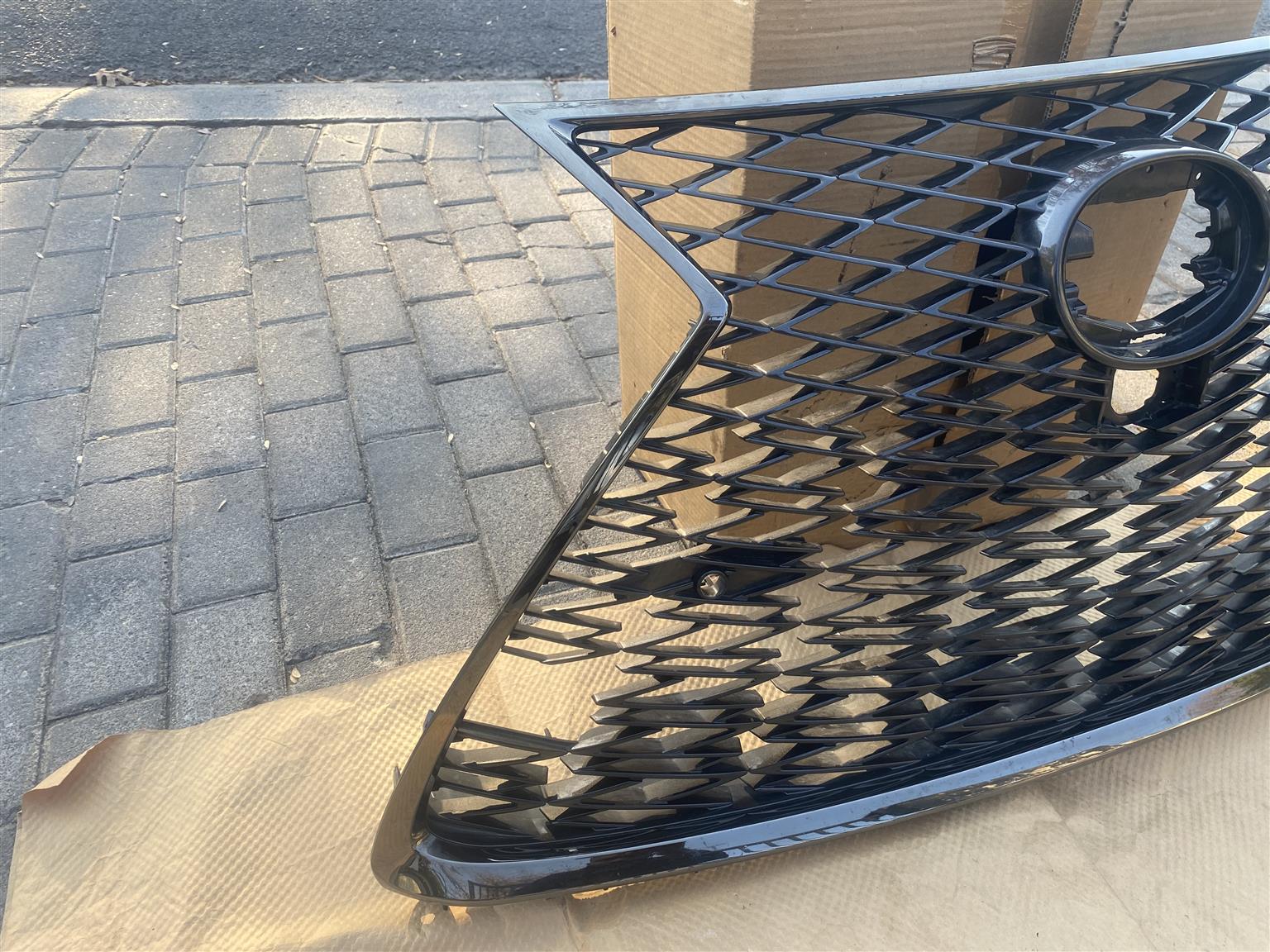 2020 LEXUS NX300 F-SPORT RADIATOR GRILLE FOR SALE. IN PRISTINE CONDITION