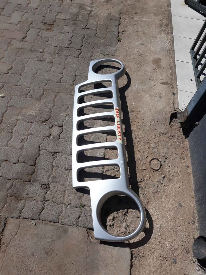 Neat Jeep Liberty Front Grille - Private Seller Neat Jeep Liberty Front Grille - Private Seller