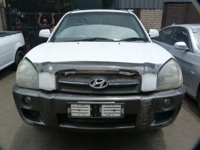 Hyundai Tucson 2.7 V6 AT White - 2005 STRIPPING FOR SPARES - Private Seller Hyundai Tucson 2.7 V6 AT White - 2005 STRIPPING FOR SPARES - Private Seller