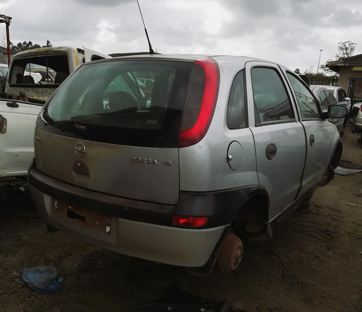 Opel Corsa Sport 1.6 - Stripping for Spares