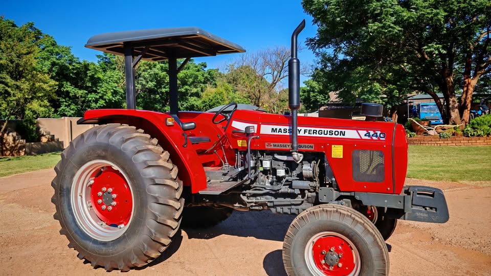 2010 Massey Ferguson 440 Tractor 4x2 For Sale | Junk Mail Marketplace