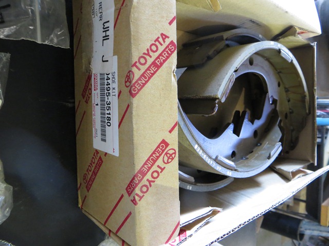 Original Toyota Hilux 4 x 4 Brake shoe set - Private Seller Original Toyota Hilux 4 x 4 Brake shoe set - Private Seller