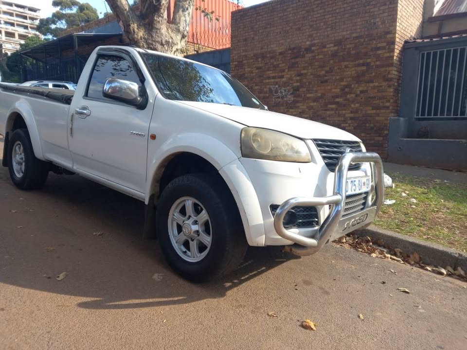 2014 GWM STEED 5 Single Cab, 2.5 Tci Diesel, Manual 4x4, White, 94000kms Leather seats