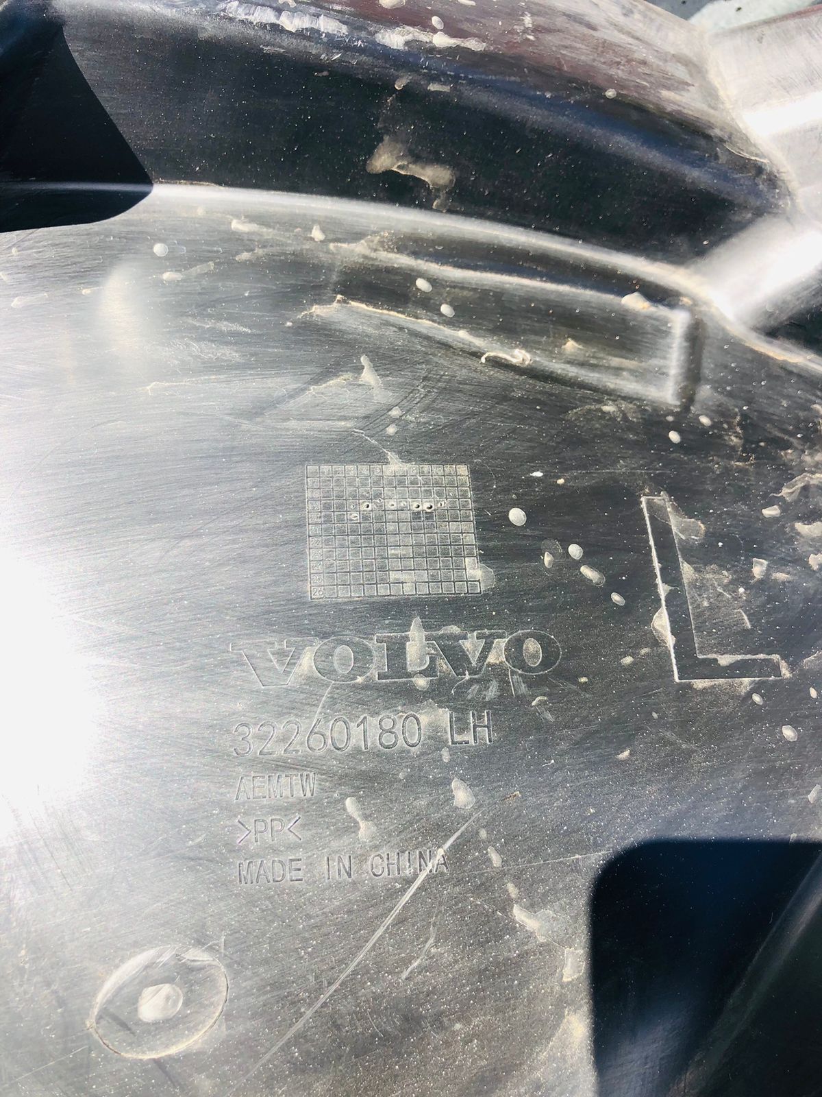 Volvo XC40 left side fender front - Private Seller Volvo XC40 left side fender front - Private Seller