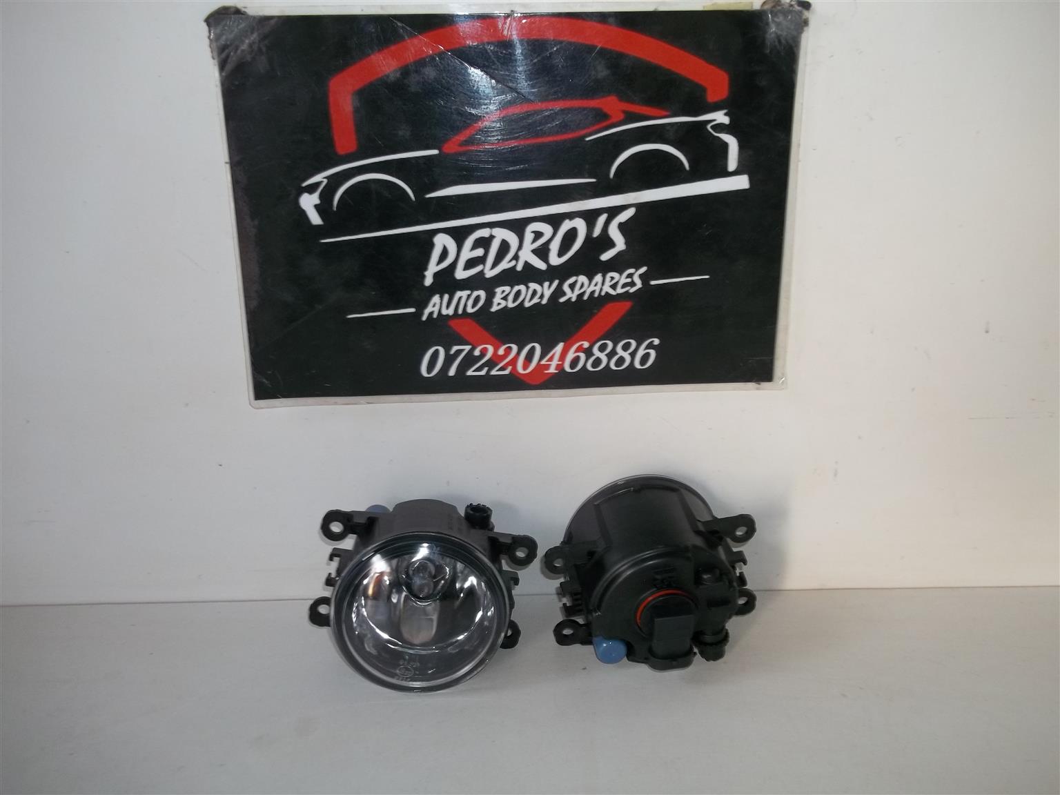 Renault Aftermarket fog light set (see description for models) - Private Seller Renault Aftermarket fog light set (see description for models) - Private Seller