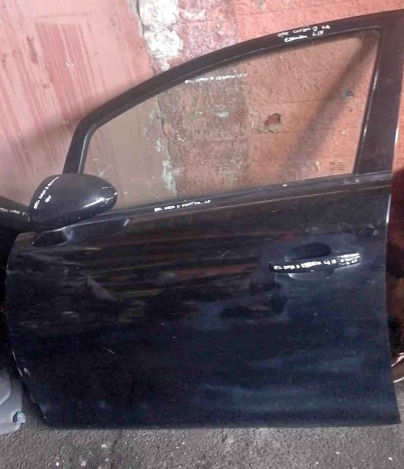 Opel Corsa d essentia 1.4 LF door